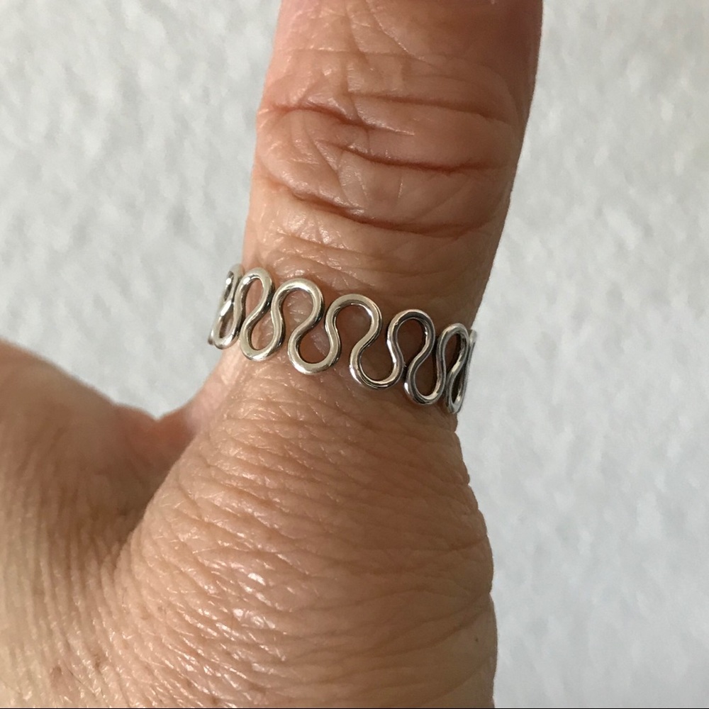 Sterling Silver Thin Endless Loops Ring - image 4